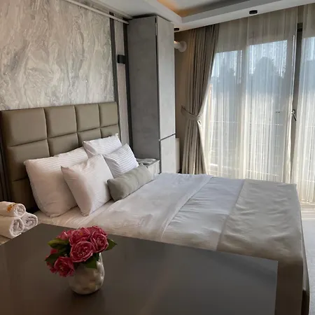 Aymira Aparthotel 3*